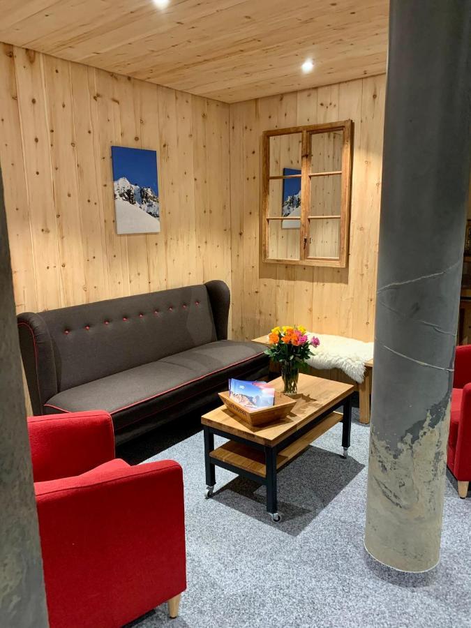 Hotel Jungfrau Fiesch Esterno foto